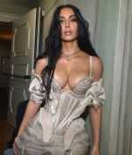 Access_Kardashian_9~17.jpg