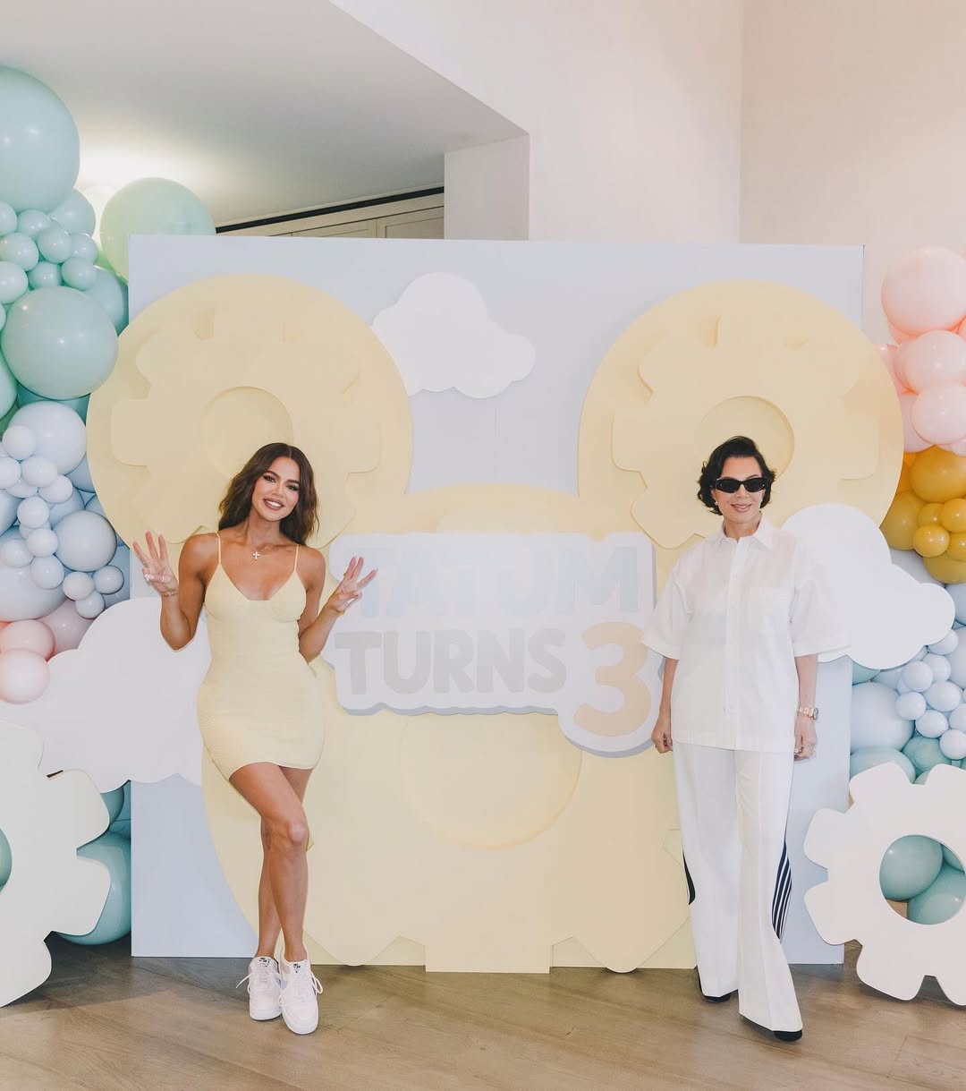 Access_Kardashian_10~10.jpg