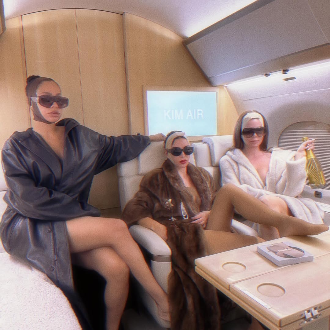 Access_Kardashian_10~13.jpg