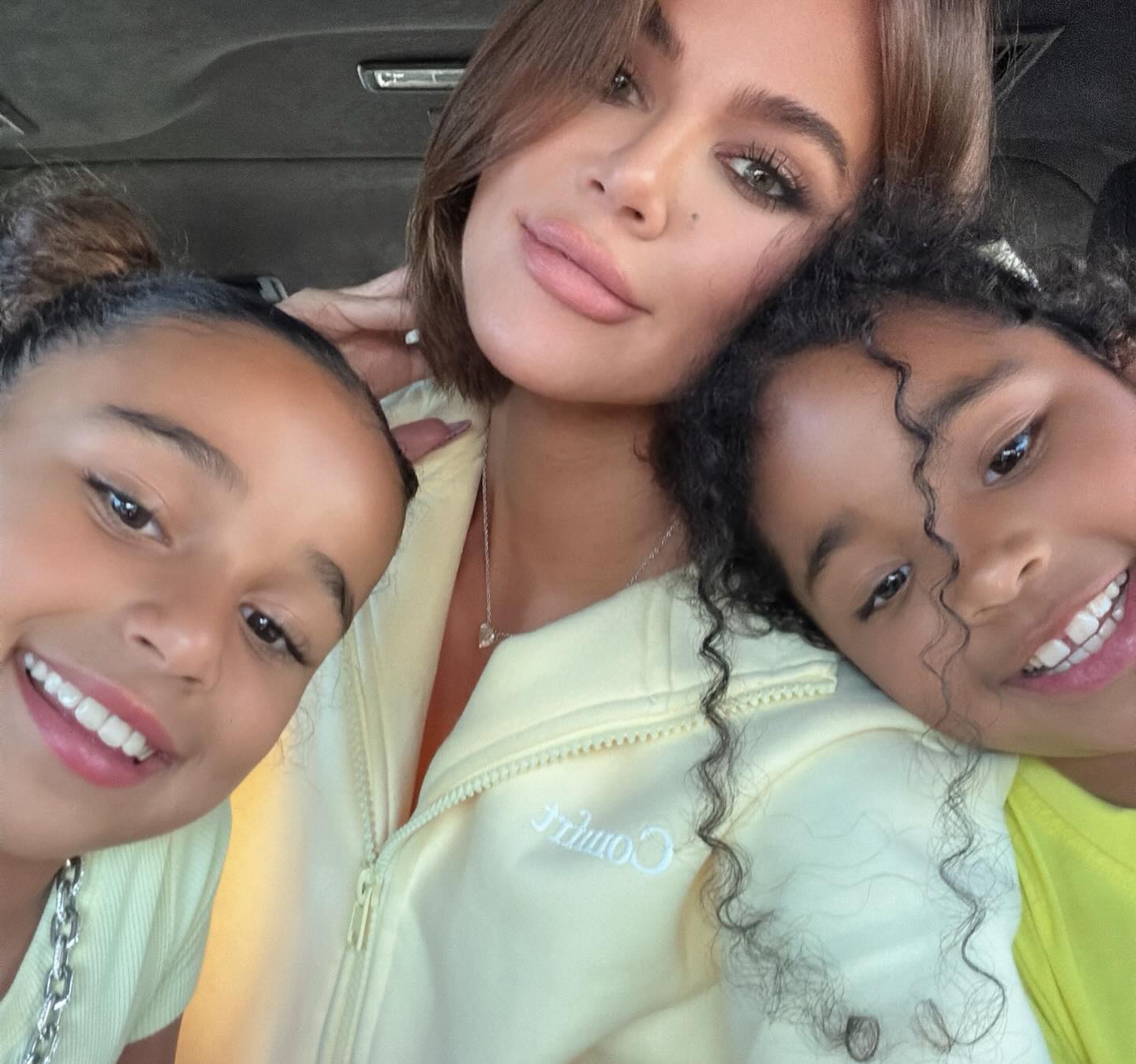 Access_Kardashian_12~13.jpg
