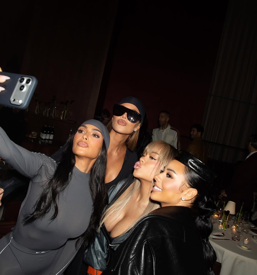 Access_Kardashian_14~10.jpg