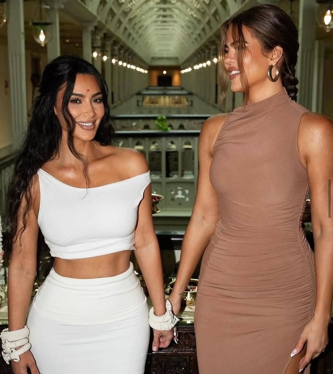 Access_Kardashian_14~12.jpg