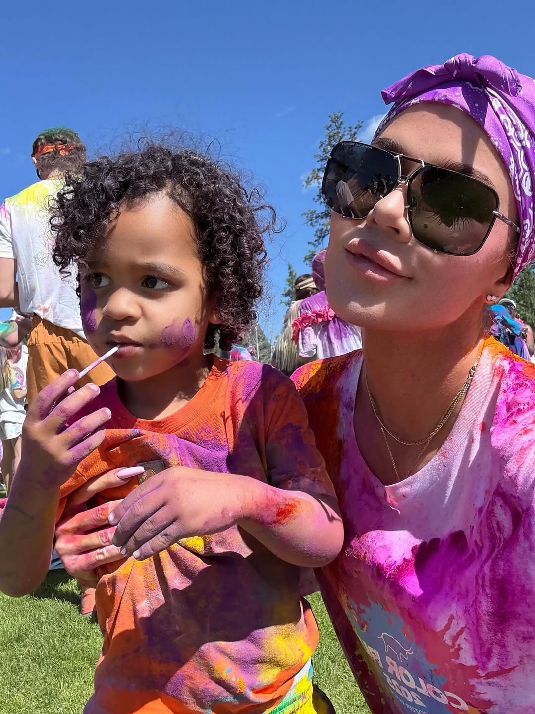 Access_Kardashian_15~4.jpg