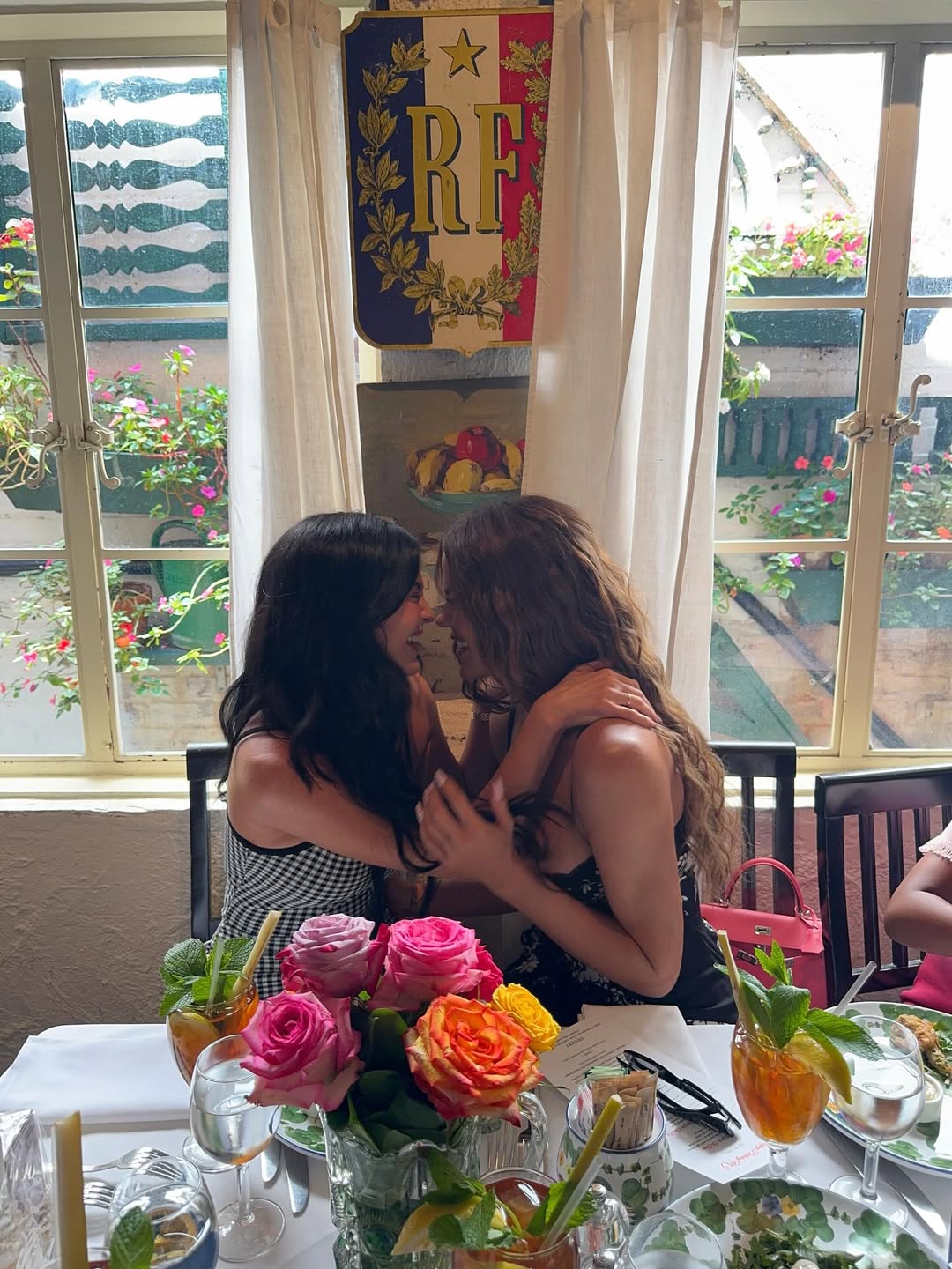 Access_Kardashian_15~6.jpg