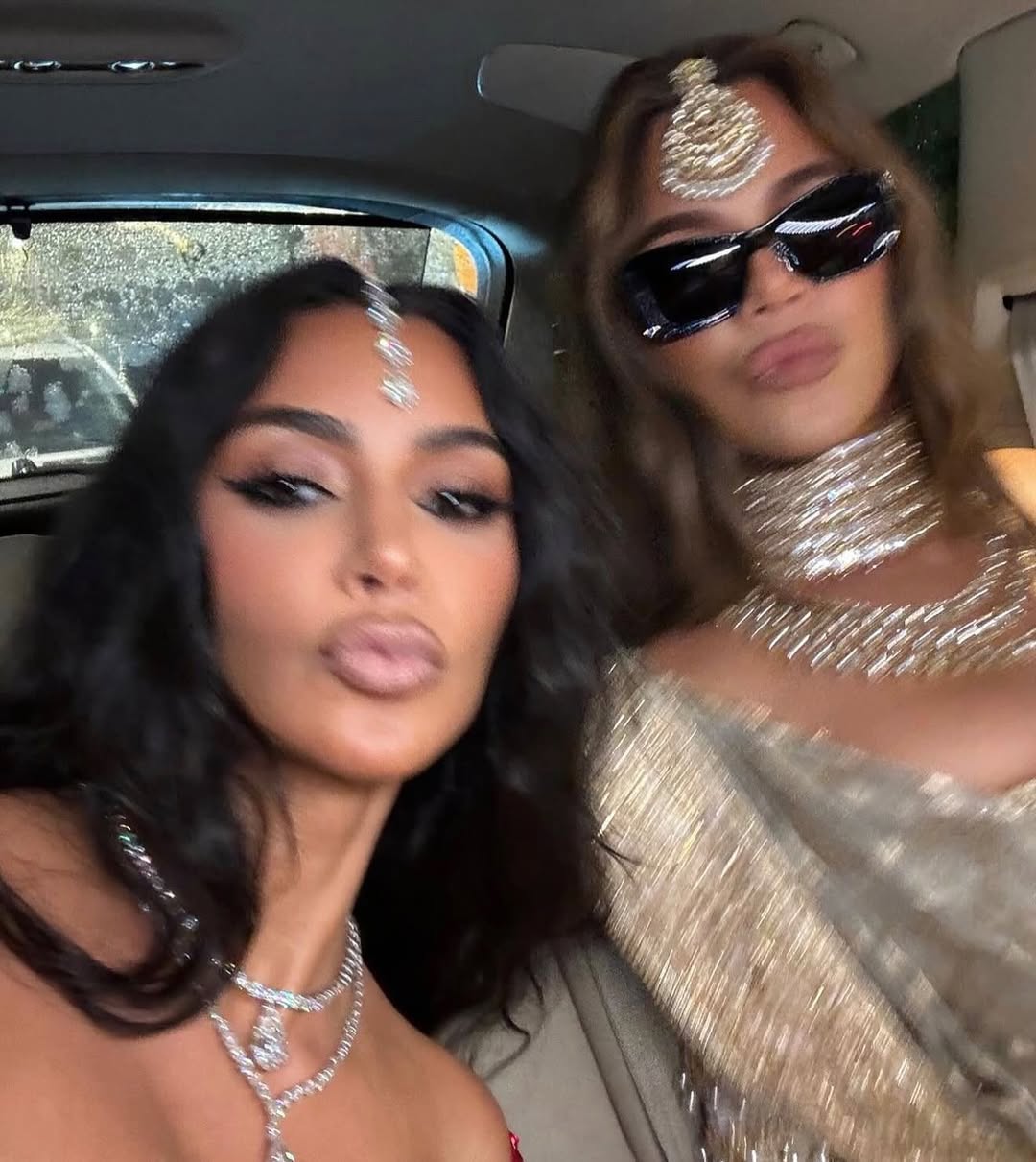 Access_Kardashian_18~3.jpg