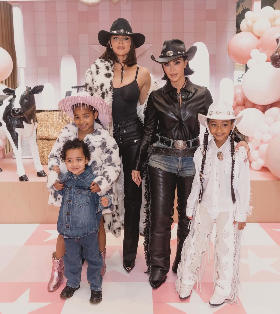 Access_Kardashian_20~1.jpg