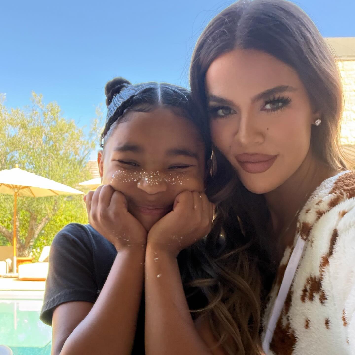 Access_Kardashian_24~0.jpg