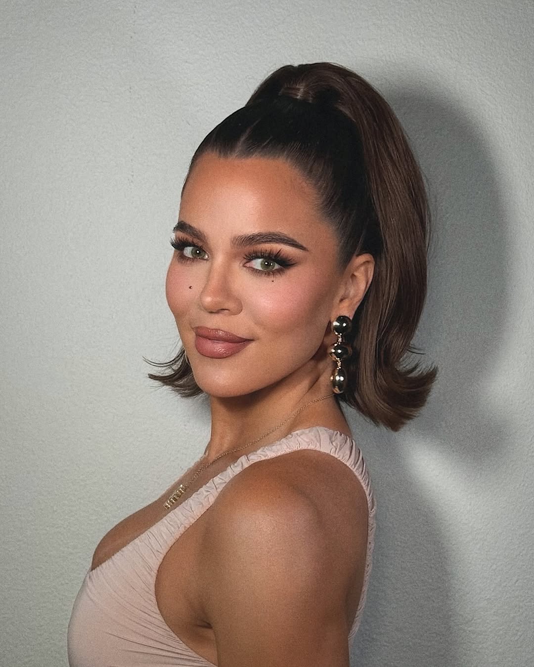 Access_Kardashian_2~11.jpg