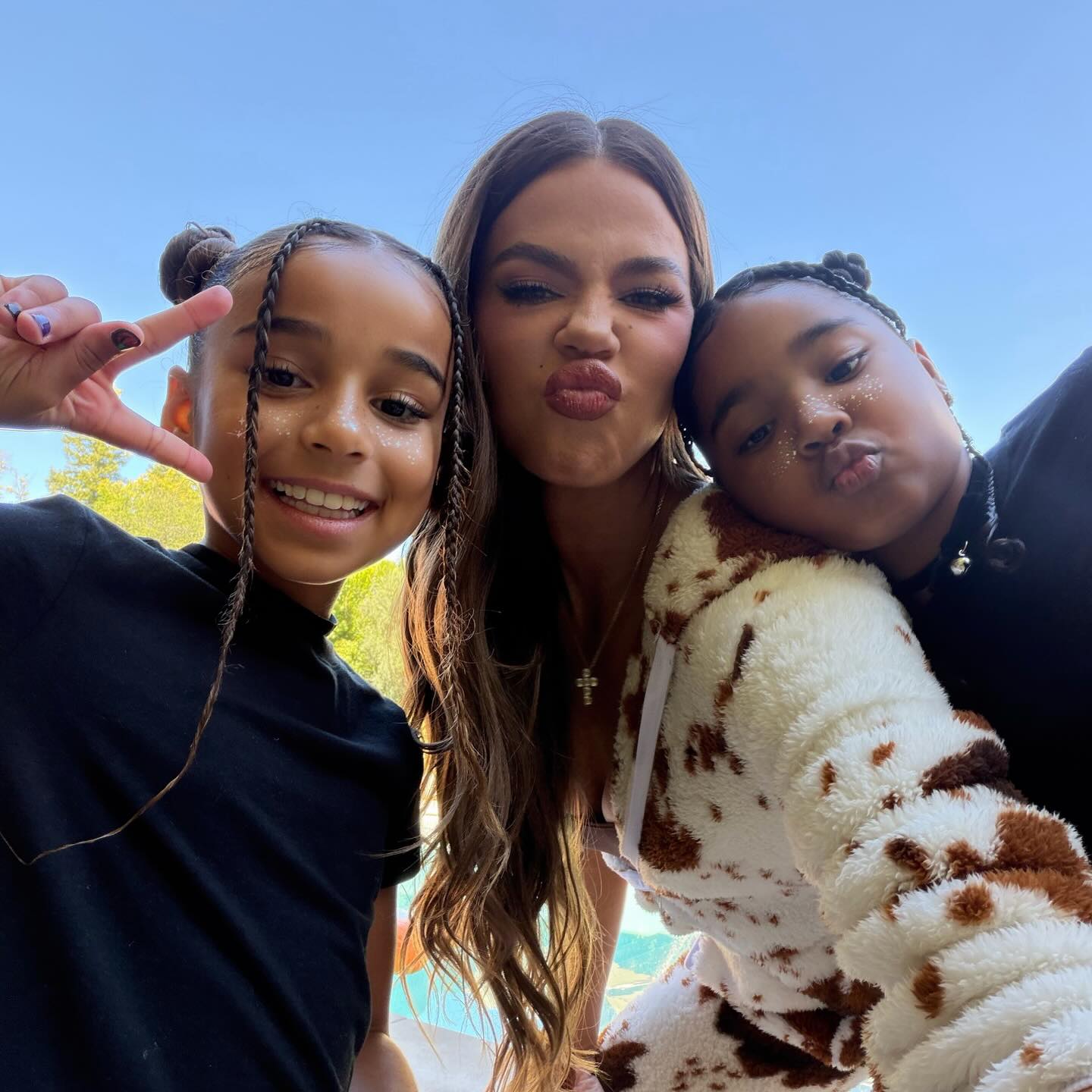 Access_Kardashian_32~0.jpg