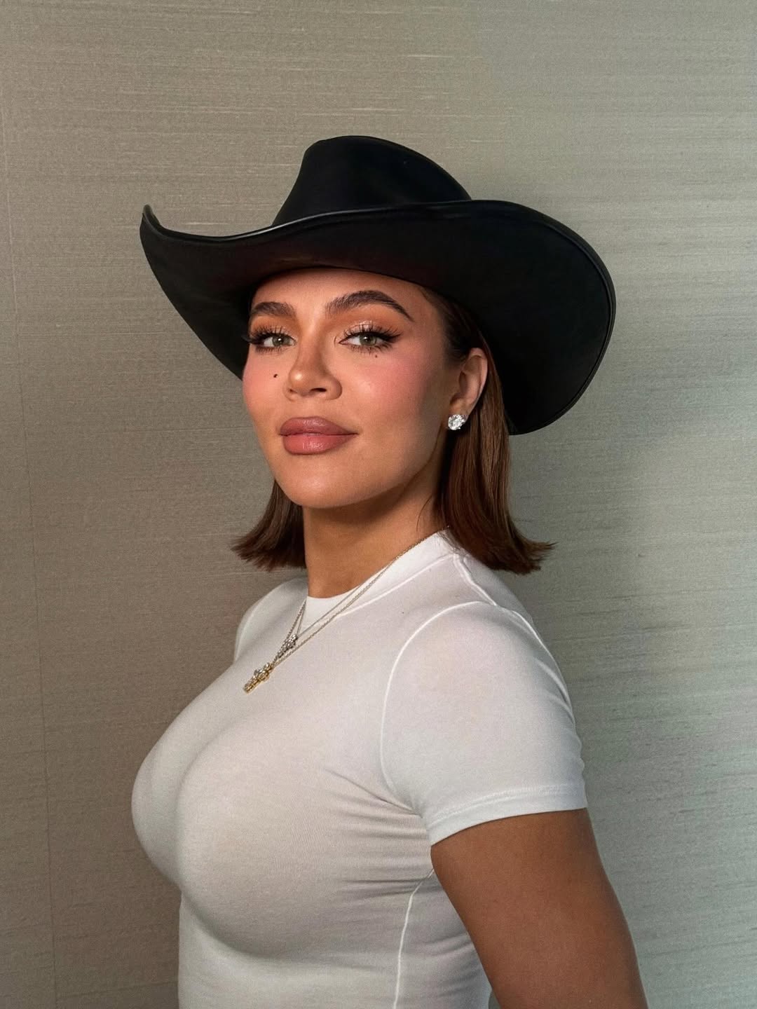 Access_Kardashian_3~15.jpg