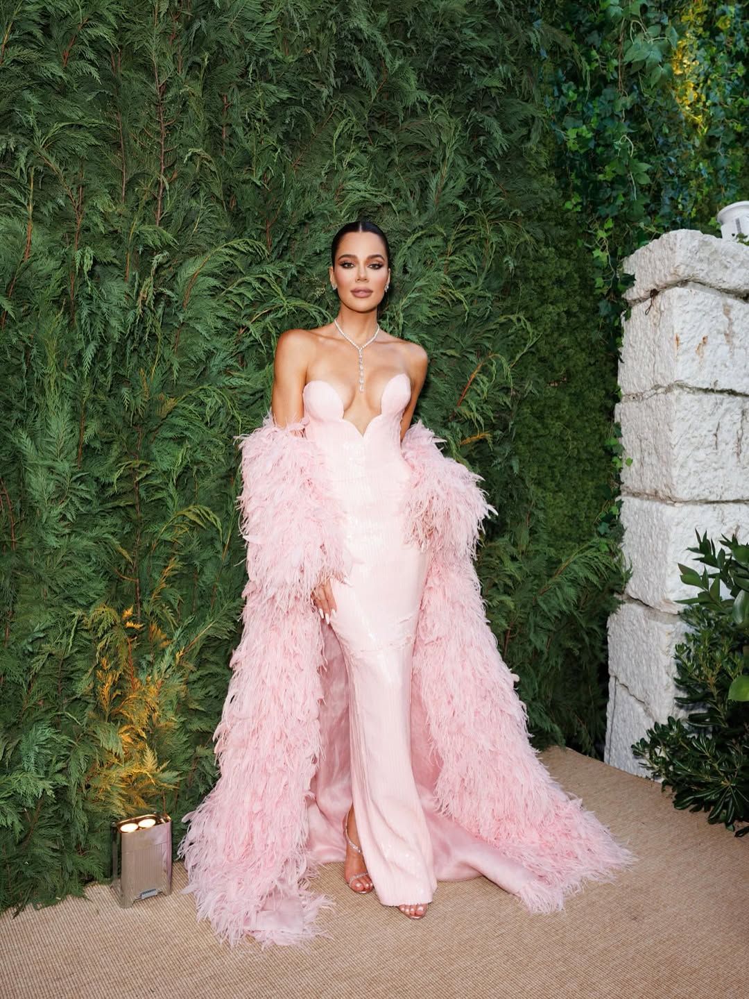Access_Kardashian_5~10.jpg