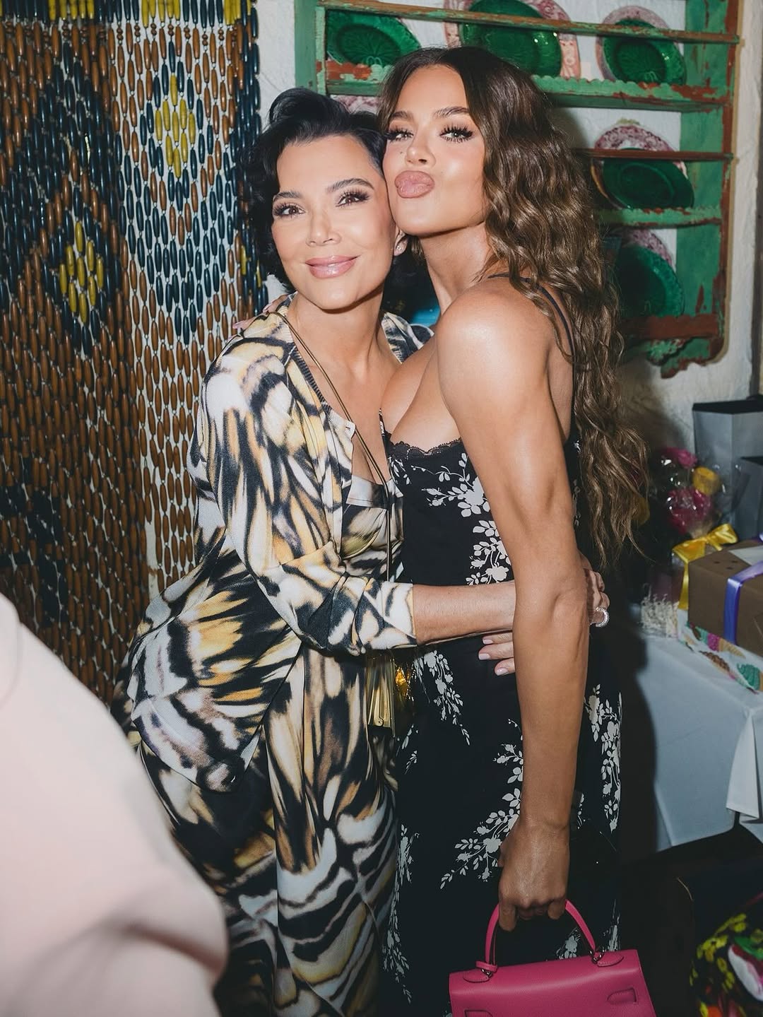 Access_Kardashian_5~16.jpg