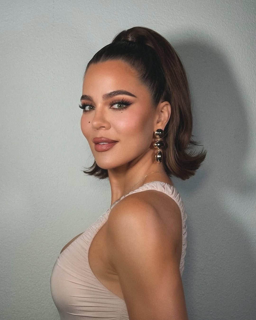 Access_Kardashian_6~6.jpg