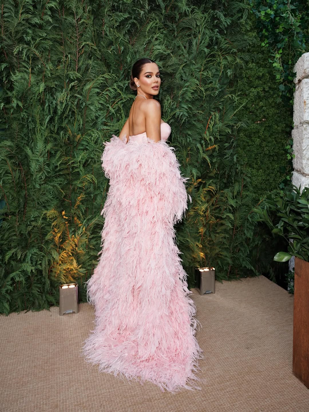 Access_Kardashian_7~8.jpg