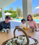 Access_Kardashian_11~2.jpg
