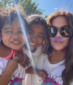 Access_Kardashian_12~6.jpg