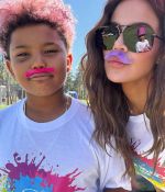 Access_Kardashian_14~6.jpg