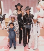 Access_Kardashian_20~1.jpg