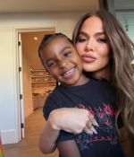 Access_Kardashian_21~1.jpg