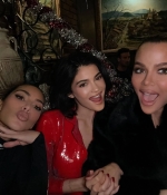 Access_Kardashian_22~2.jpg