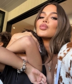 Access_Kardashian_23~1.jpg