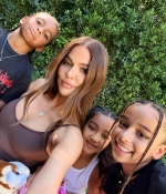 Access_Kardashian_27~0.jpg