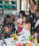 Access_Kardashian_6~15.jpg