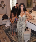 Access_Kardashian_9~11.jpg