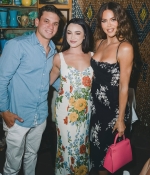 Access_Kardashian_9~12.jpg