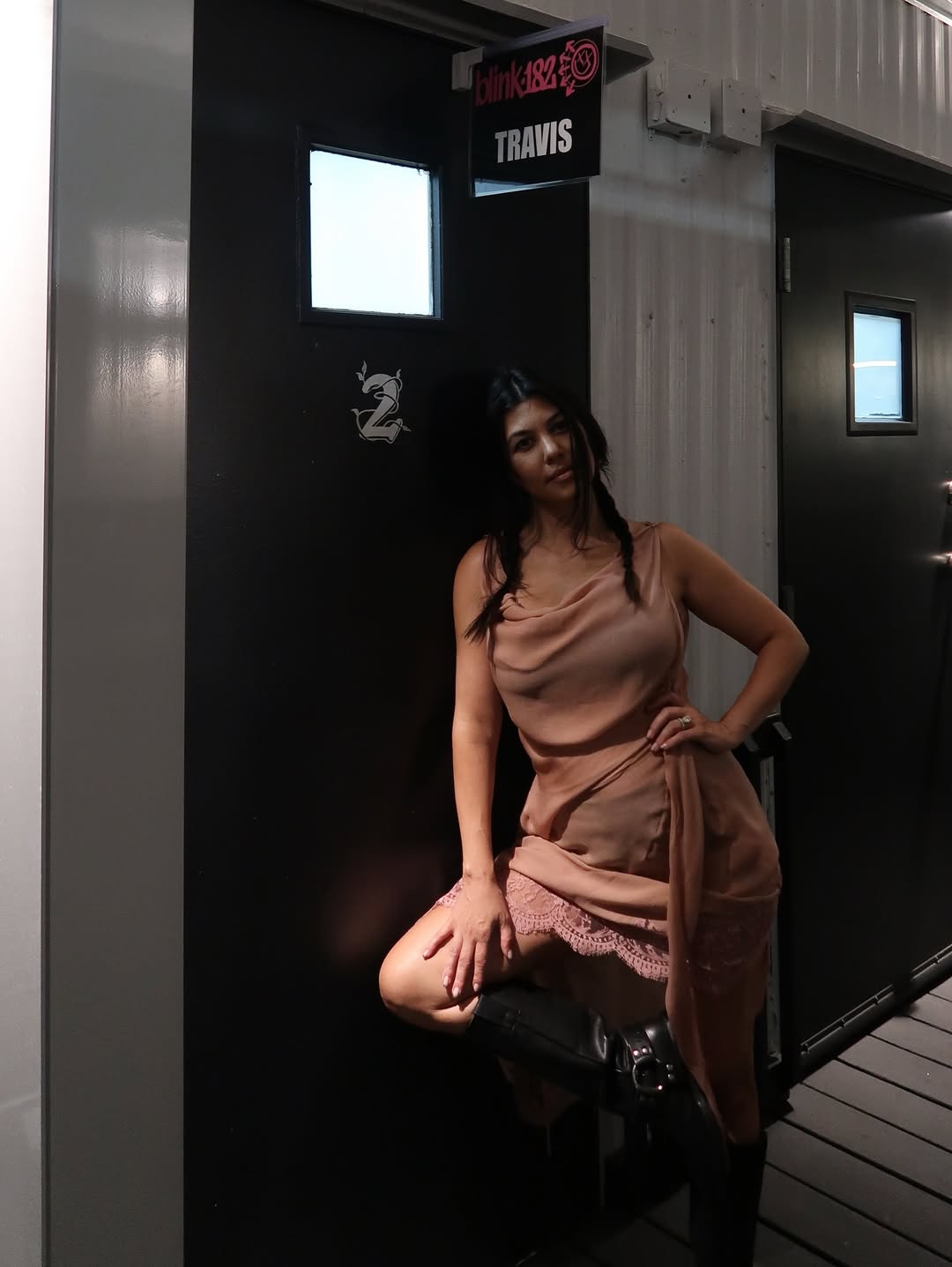 Access_Kardashian_10~6.jpg