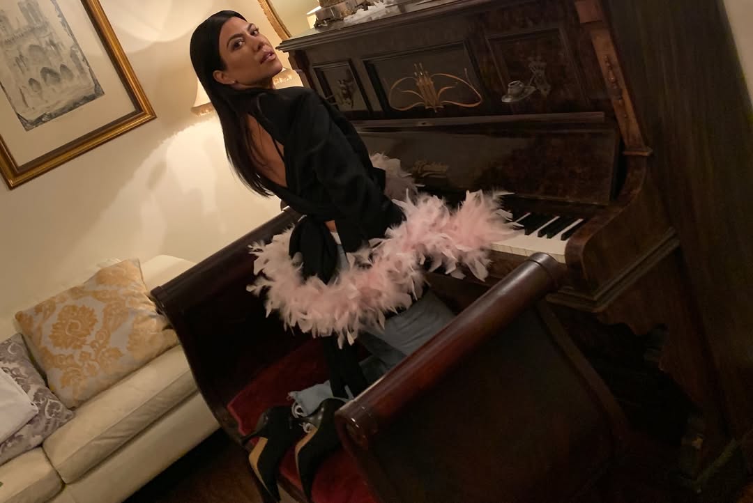 Access_Kardashian_11~1.jpg