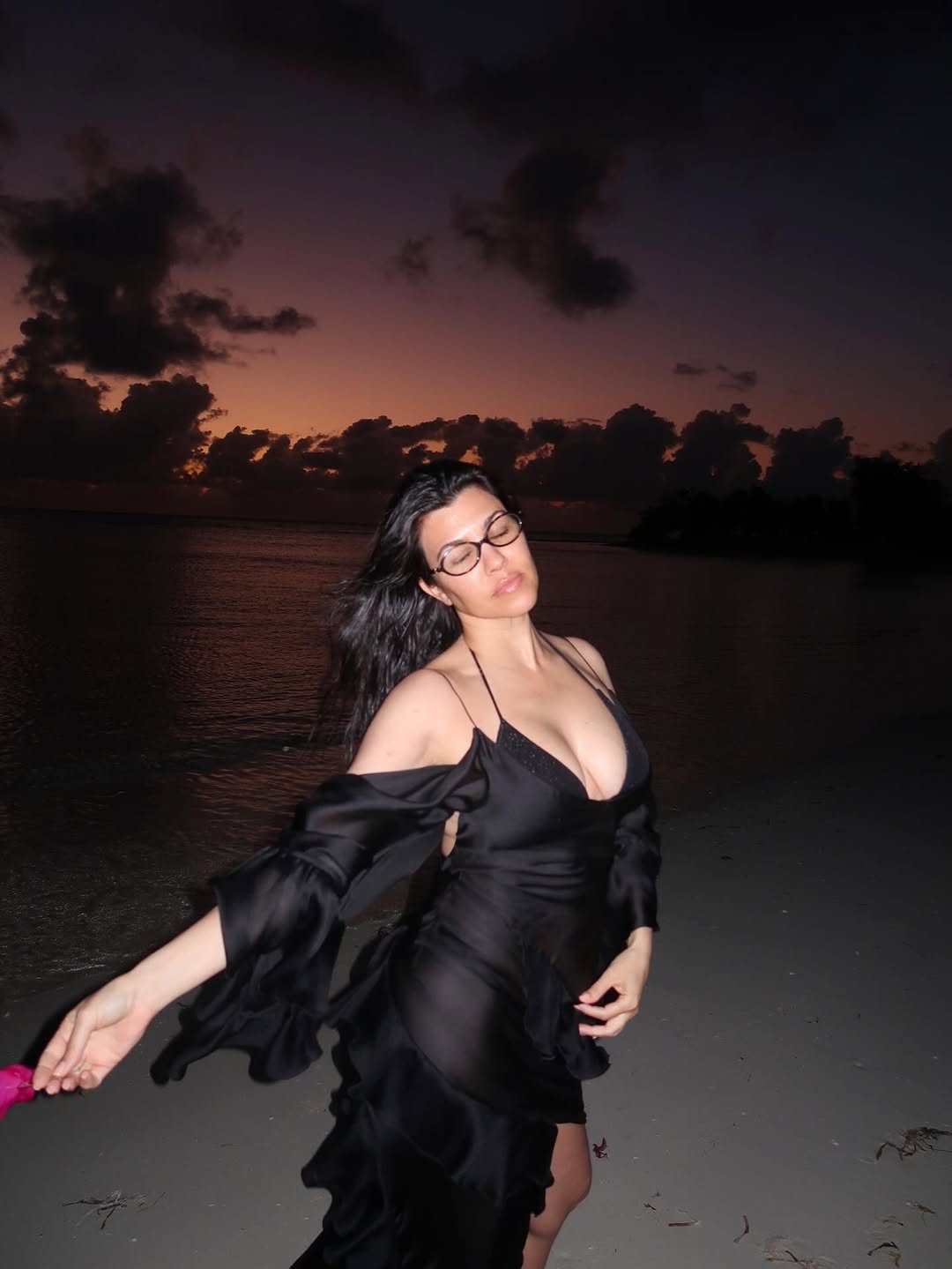 Access_Kardashian_3~4.jpg
