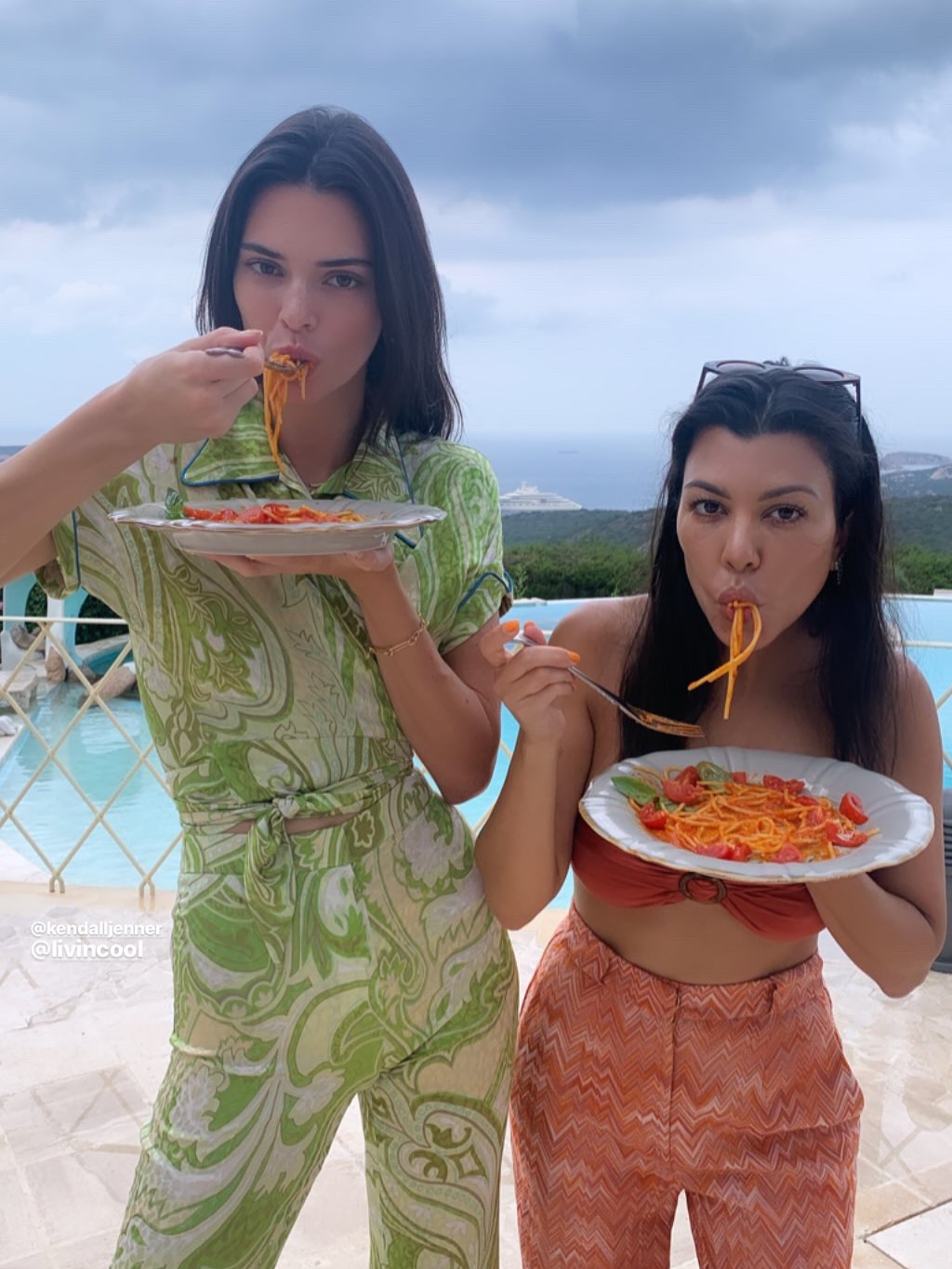 Access_Kardashian_51~0.jpg