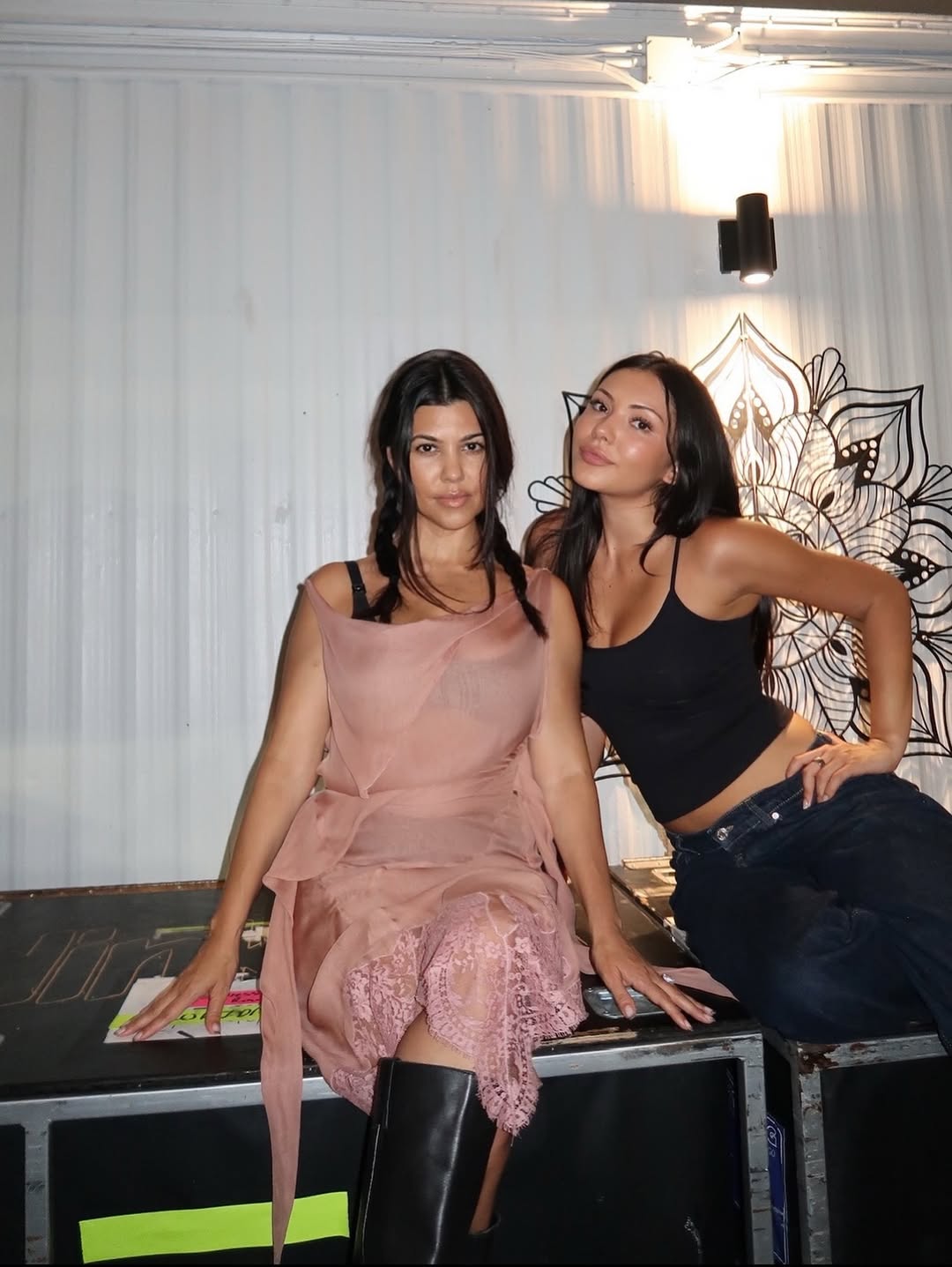 Access_Kardashian_5~9.jpg
