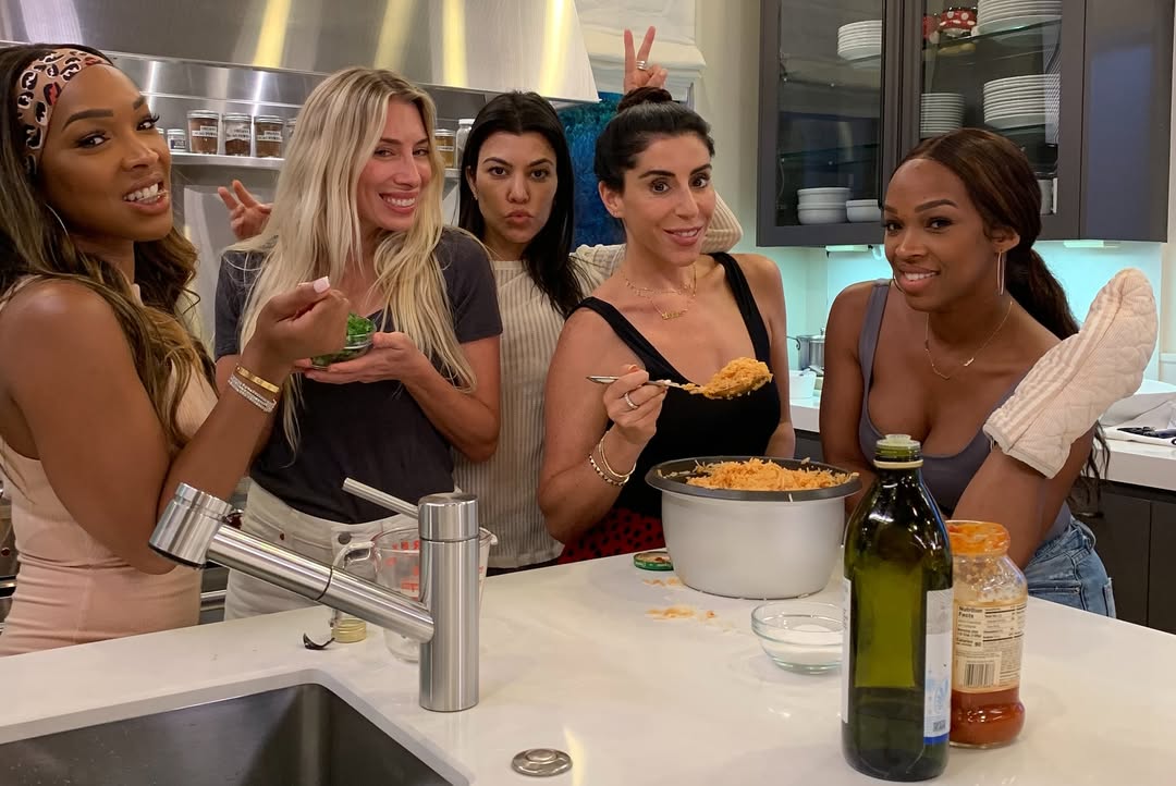 Access_Kardashian_9~3.jpg