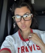 Access_Kardashian_10~1.jpg