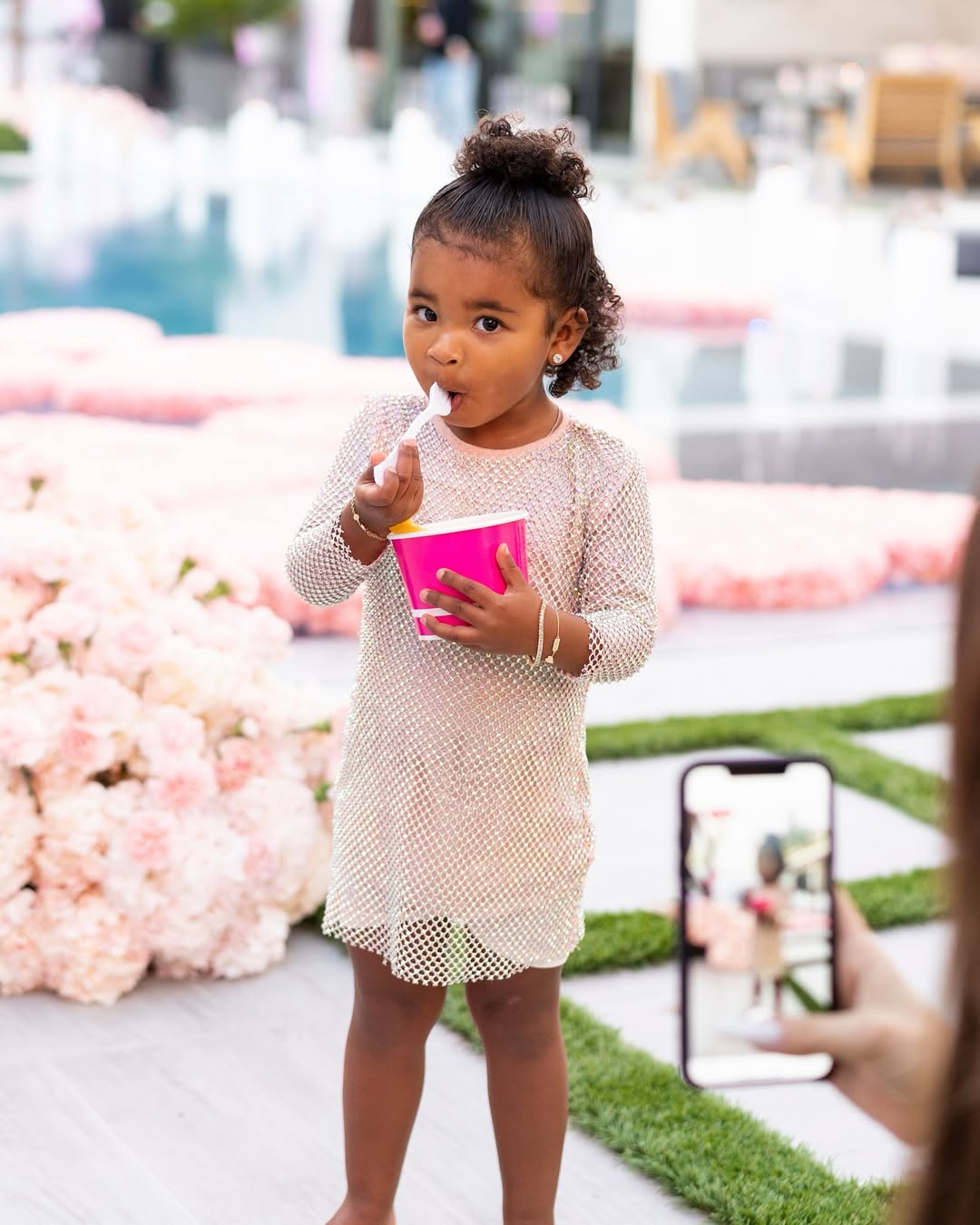 Access_Kardashian_11~1.jpg