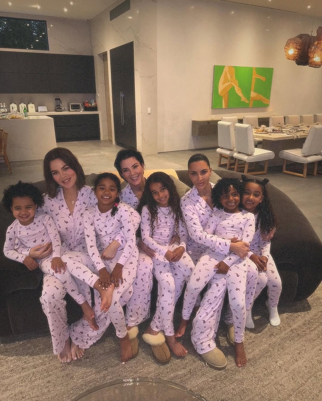 Access_Kardashian_11~3.jpg