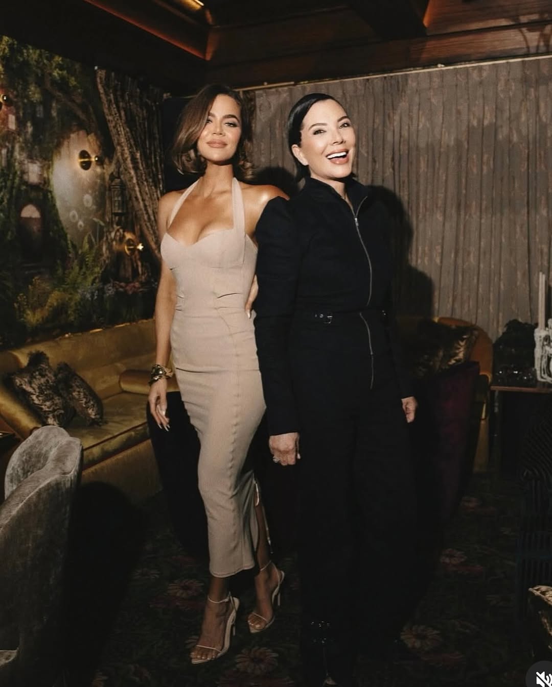 Access_Kardashian_12~11.jpg