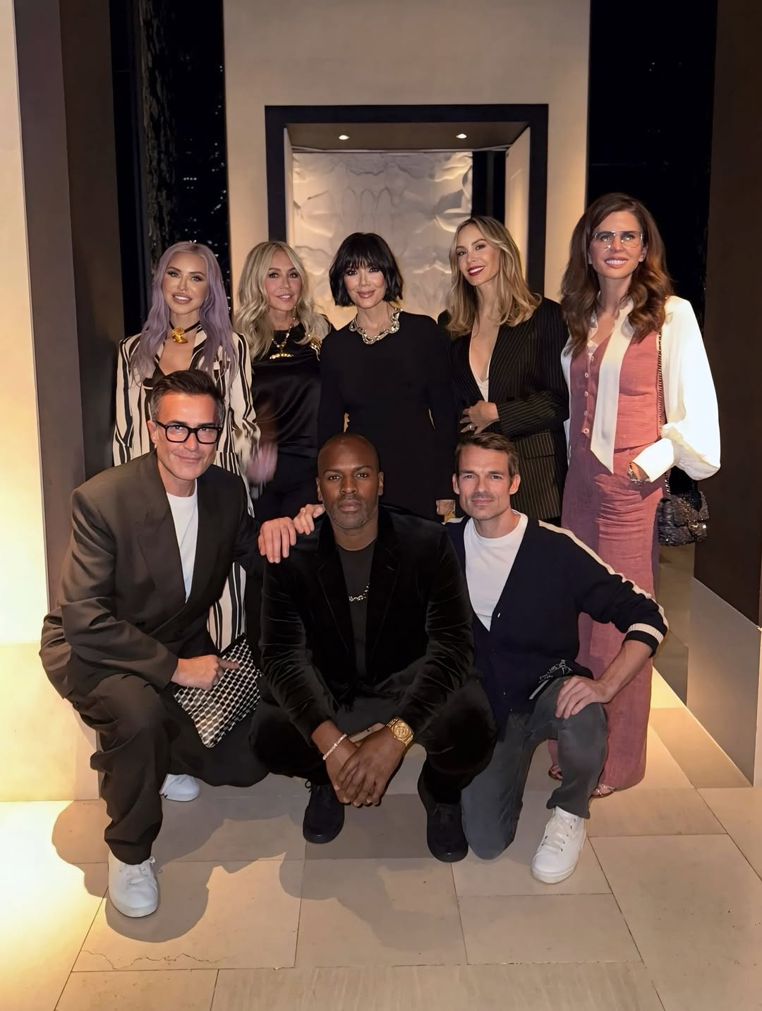Access_Kardashian_12~13.jpg