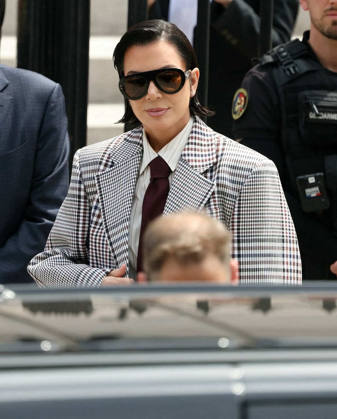 Access_Kardashian_12~5.jpg