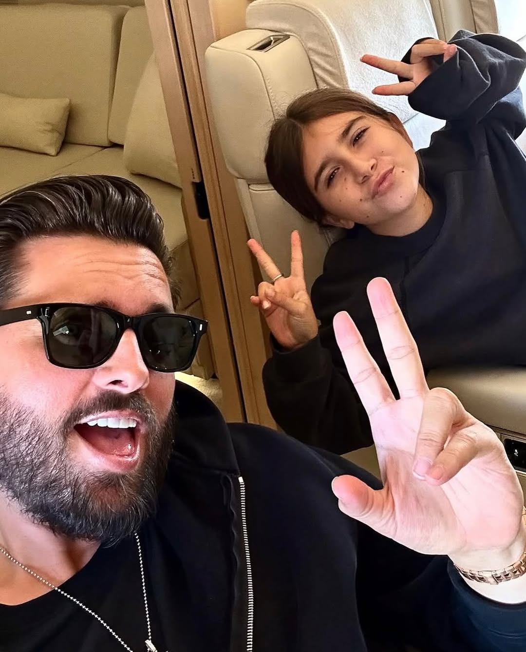 Access_Kardashian_13~6.jpg