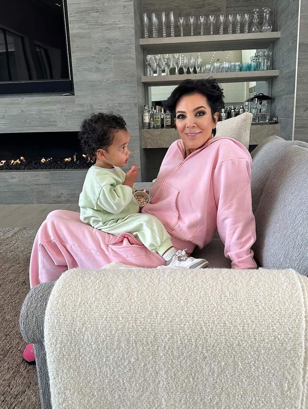 Access_Kardashian_15~12.jpg