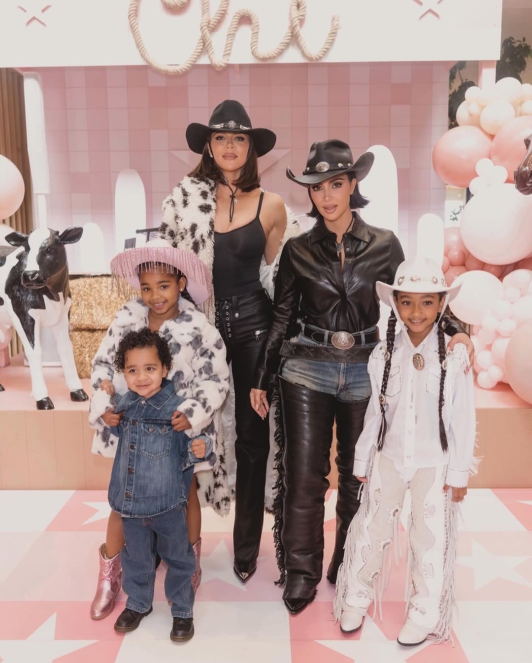 Access_Kardashian_15~4.jpg