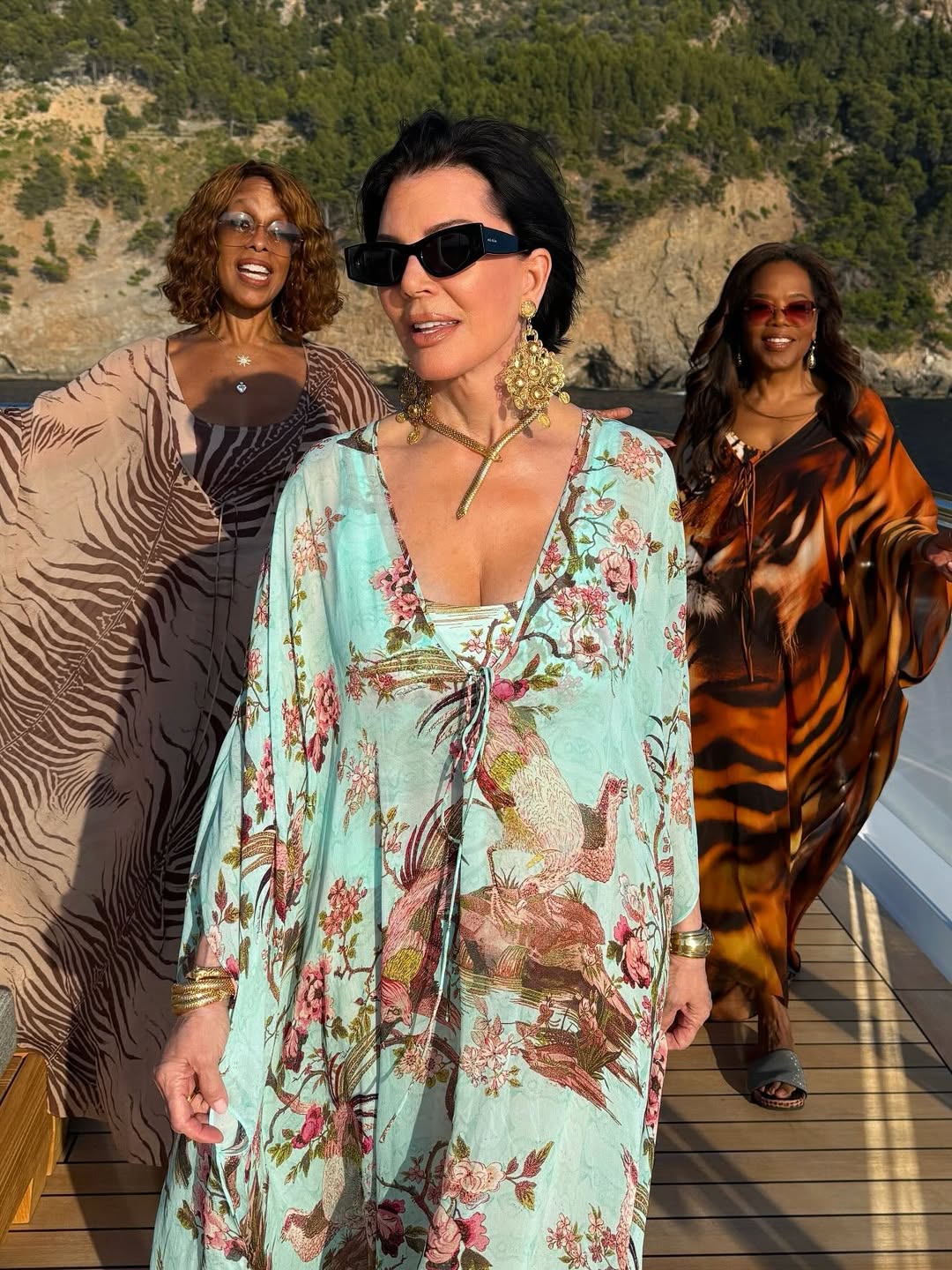 Access_Kardashian_17~9.jpg
