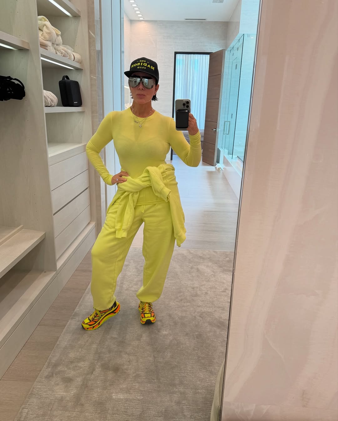 Access_Kardashian_18~2.jpg