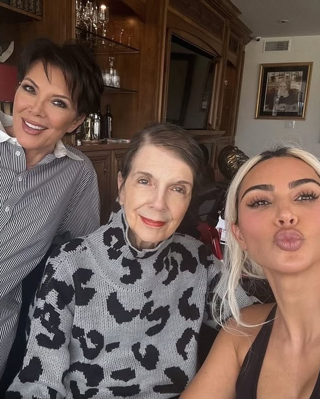 Access_Kardashian_18~3.jpg