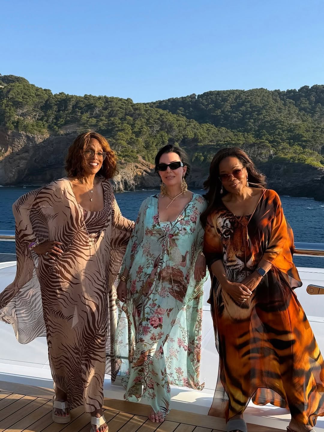 Access_Kardashian_18~9.jpg