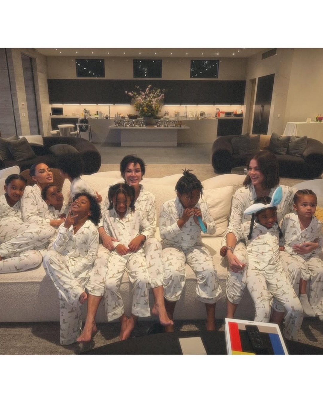 Access_Kardashian_19~1.jpg