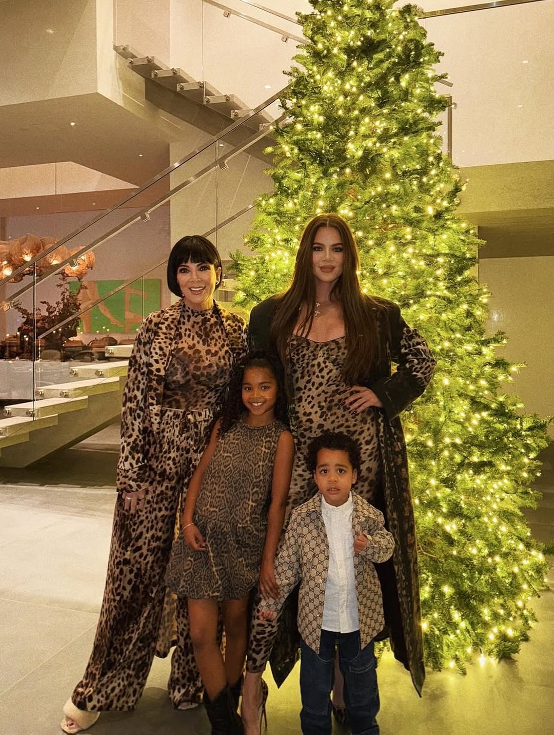 Access_Kardashian_19~8.jpg